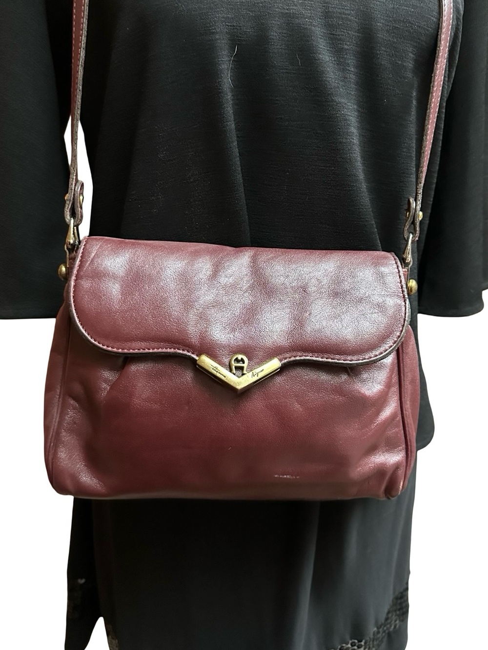 Etienne Aigner Vintage Classic Dark Burgundy Leather Shoulder Bag